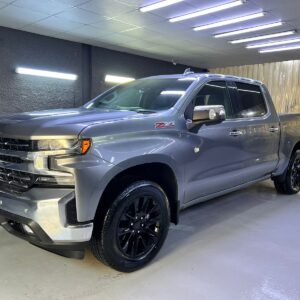 CHEVORELETE SILVERADO 2021 SILVER PETROL