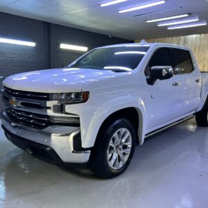 Chevrolet Silverado 2021 White